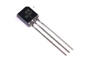 Mat dem BC547 Transistor an der Ampliwwerung a Wiessel vu Circuiten