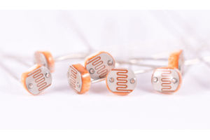 Photoresistor (LDR) Guide: Wéi et funktionnéiert, Aarte, Circuit a Gebrauch
