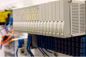 Programméierbar Logik Controller (PLC): Definitioun, Typen, Aarbechtsprinzip, an Uwendungen