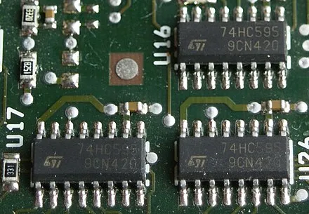 IC 7400 Component: Detailed Working, Features, and Applications